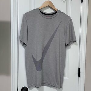 Nike Men’s Dri-Fit T-shirt- Size Medium